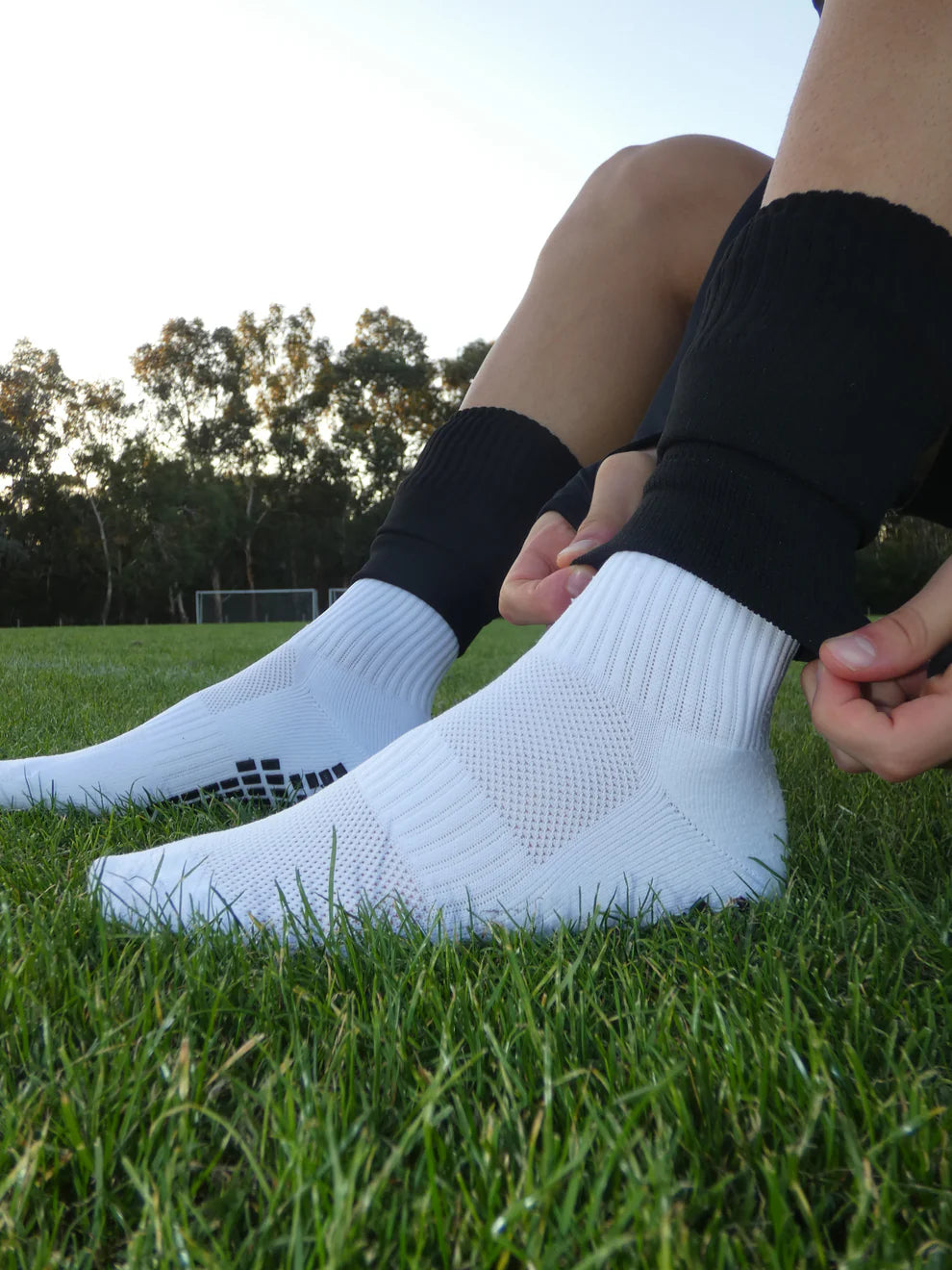 4x Pairs of Plain Grip Socks (Mixed)